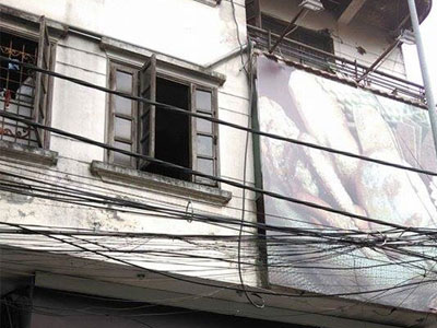 Cháy lớn cửa hàng bánh ngọt ở Phùng Hưng