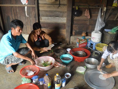 Nhà nghèo ăn mì gói, trúng thưởng 3 cây vàng