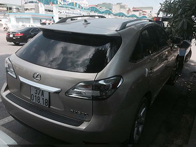 Hà Nội: Bắt xe Lexus biển giả của nhà báo rởm