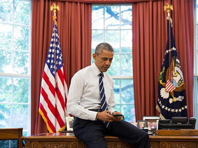 Ông Obama lần đầu tiên "tweet", triệu người 'theo'