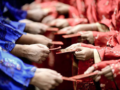 Bi hài thách cưới: Chú rể suýt chạy làng vì "lễ đen"