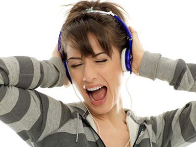 Sử dụng tai nghe có thể gây mất thính lực