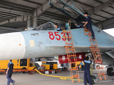 Cận cảnh một chuyến bay huấn luyện của "Hổ mang chúa” Su-30MK2