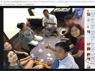 Kiểm sát viên đăng ảnh đánh bài ăn tiền lên Facebook