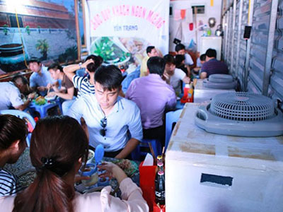 Quán bình dân Hà thành giữ khách bằng điều hoà tự chế