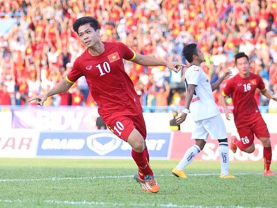 VIDEO: Công Phượng solo từ giữa sân, đi qua một loạt cầu thủ, ghi bàn phá lưới U23 Myanmar