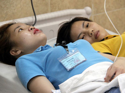 Công nhân ngộ độc khí lại ngất xỉu, gần nghìn người di tản