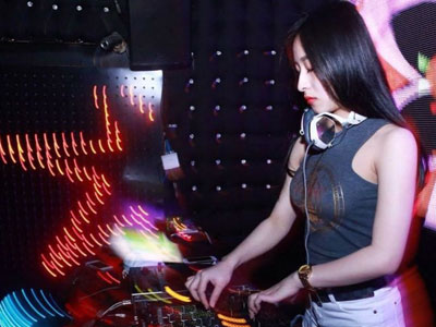 Những nữ DJ xinh đẹp và nỗi oan "gái gọi", "cave"