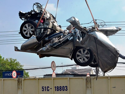 Vụ tai nạn 5 người chết: Có khả năng tài xế ngủ gật