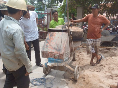 Phụ sửa nhà cha vợ, con rể chết vì điện giật