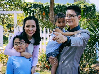 Hoàng Bách: "Vợ chồng tôi hợp nhau nhưng khắc khẩu"