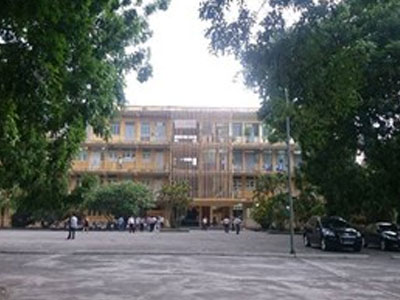 Rơi từ tầng 4 trường Bách Khoa, một phụ nữ tử vong