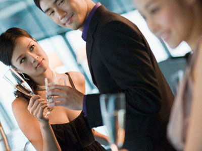 Đàn bà cao tay, răn chồng "ăn vụng phải biết chùi mép"