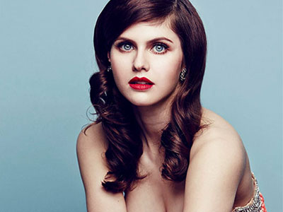 Alexandra Daddario: "Biểu tượng sex" mới của Hollywood