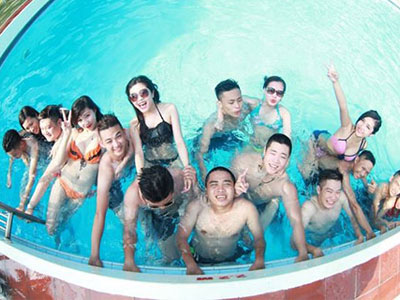 Sự thật về bộ ảnh kỷ yếu bikini của teen Hà thành
