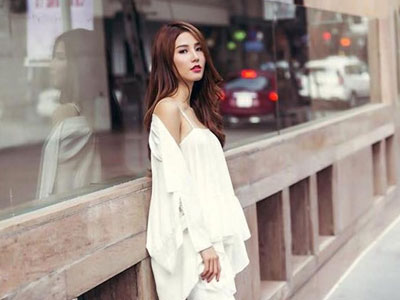 Báo giới Malaysia xôn xao vì lời hứa nụ hôn của Diễm My 9X với U.23 Việt Nam