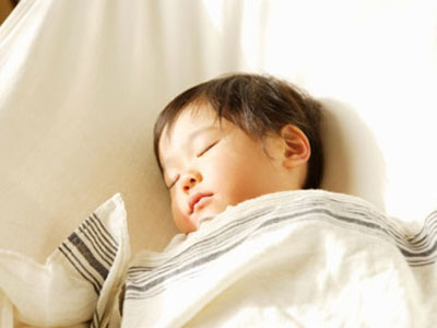 Trẻ ngủ nghiến răng có nguy hiểm?