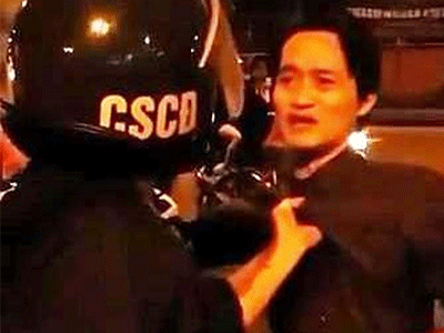 Xác minh clip cảnh sát cơ động túm cổ áo người dân