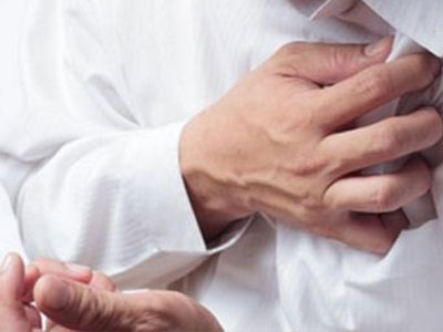 Cảnh giác với hiện tượng đau ngực, khó thở kéo dài