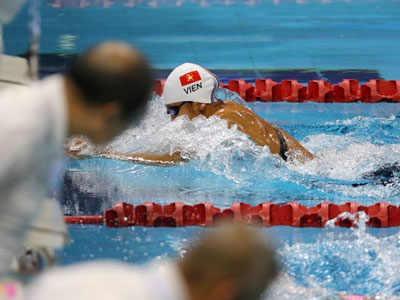 Clip: Ánh Viên giành HCV 200m bơi ếch