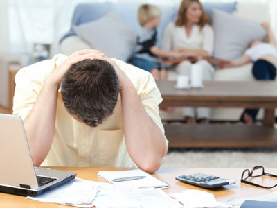 Những gánh nặng đàn ông buộc phải mang