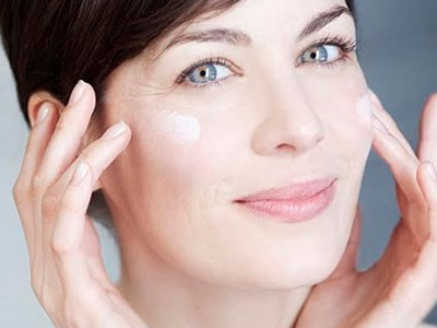 4 sản phẩm chăm sóc da nhất định phải dùng vào tuổi trung niên