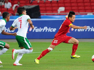Clip: Pha dứt điểm nâng tỷ số lên 2-0 của Huy Toàn