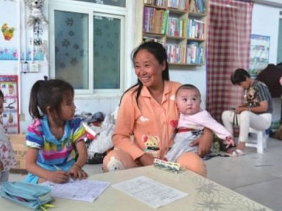 Cảm động triệu phú Trung Quốc "nợ như Chúa Chổm" vì nhận nuôi 75 trẻ em mồ côi
