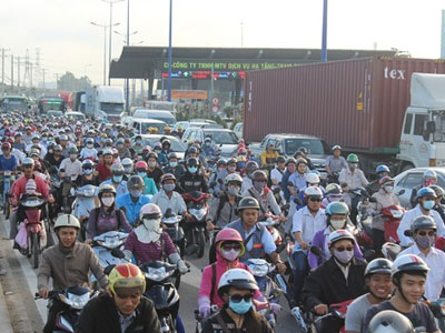 Kẹt xe kinh hoàng ở cửa ngõ phía đông thành phố