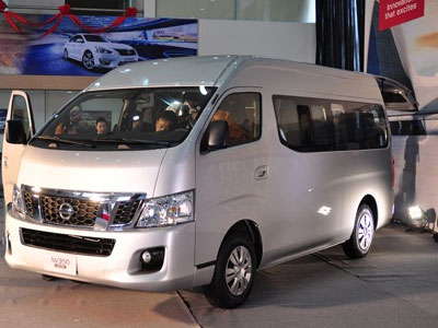 Nissan NV350 Urvan - đối thủ mới của Ford Transit
