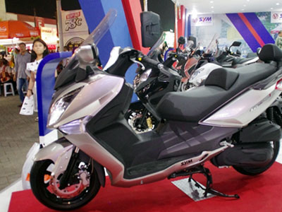 Xe tay ga SYM GTS 250i giá 5.000 USD