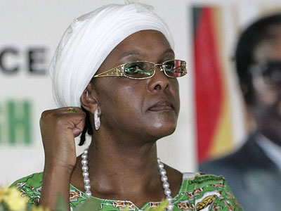 Đệ nhất phu nhân Zimbabwe là nữ hoàng mua sắm hàng hiệu
