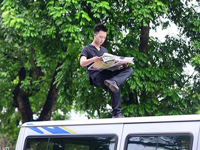 9X trả lời nghi án làm ảo thuật gia trên nóc ôtô