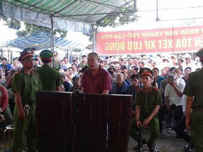 Đâm chết bạn vì không đến hát karaoke