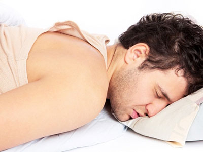 5 tư thế ngủ khiến nam giới bị yếu sinh lý