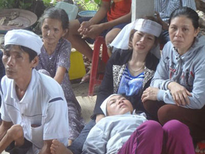 Cả gia đình 4 người bị xe tải tông chết: Tiếng khóc xé lòng