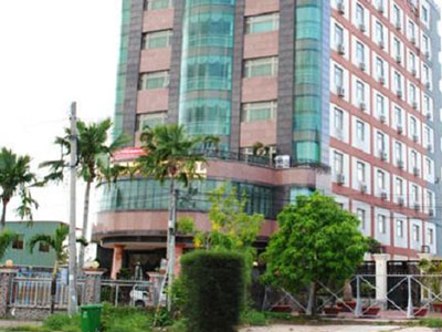 Bé gái trong vụ đại gia Cà Mau mua dâm trẻ vị thành niên đã từng... có chồng