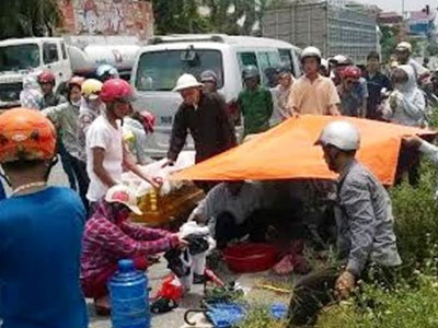 Đi vệ sinh, nam thanh niên bị tàu hỏa kéo lê 30 m
