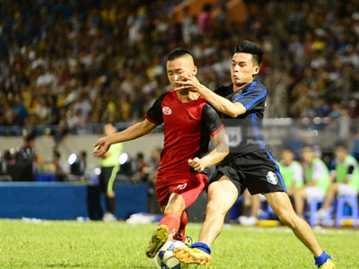 Đội bóng của Andy Cole thua đậm trước Than Quảng Ninh