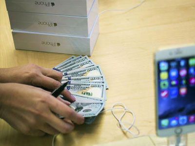 1 tỷ đồng mới mua được iPhone 6 ở Venezuela