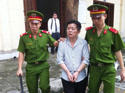 Buôn bán thuốc, dụng cụ kích dục, chồng người Trung Quốc và vợ vào tù