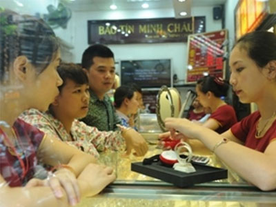 Thiếu lực đẩy từ thế giới, giá vàng trong nước giảm sâu