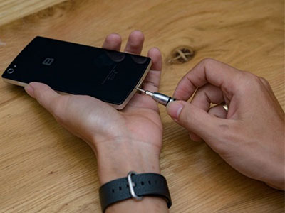 Bên trong Bphone của Bkav có gì?