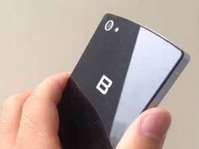 Bphone được rao bán với giá... "bèo" sau khi bị "dọa" đập vỡ