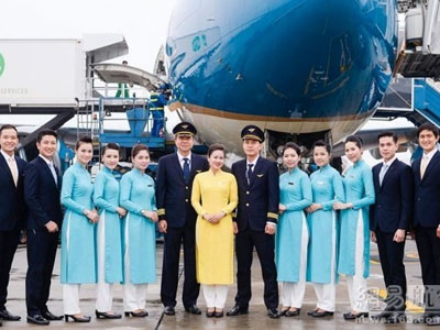 Đồng phục chính thức của Vietnam Airlines được hé lộ với thiết kế mới lạ