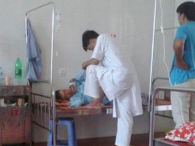 Tâm sự đau đớn của bác sĩ giẫm chân lên giường bệnh