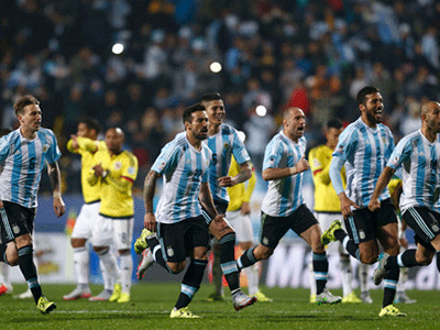 Argentina loại Colombia trên chấm luân lưu