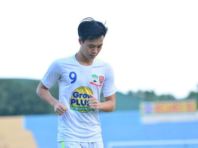 Văn Toàn chấn thương, Xuân Trường trở lại