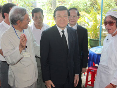 Chủ tịch nước Trương Tấn Sang viếng tang lễ Giáo sư Trần Văn Khê