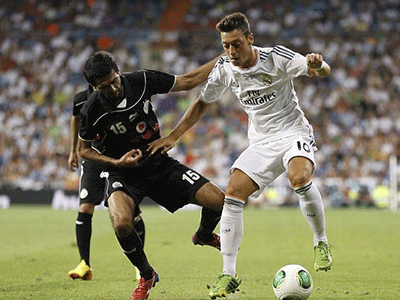 Những pha đánh gót kinh điển của Ozil